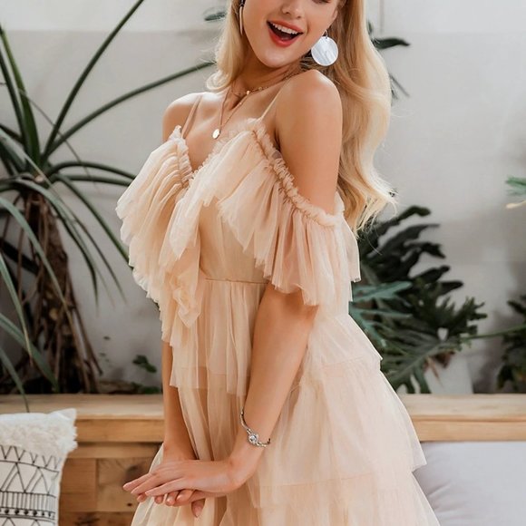 Off shoulder multi layer lace dress (SOLD) - Picture 4 of 8